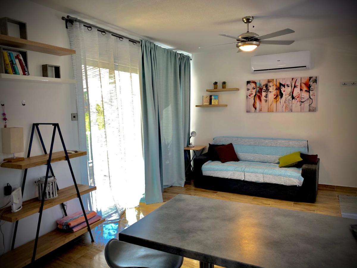 Coral Bay Modern Renovated Apartment By The Sea Paphos Extérieur photo