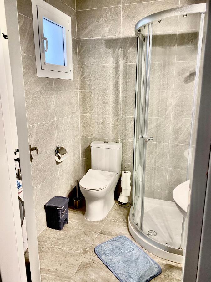 Coral Bay Modern Renovated Apartment By The Sea Paphos Extérieur photo