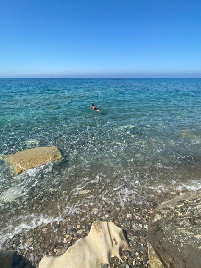 Coral Bay Modern Renovated Apartment By The Sea Paphos Extérieur photo