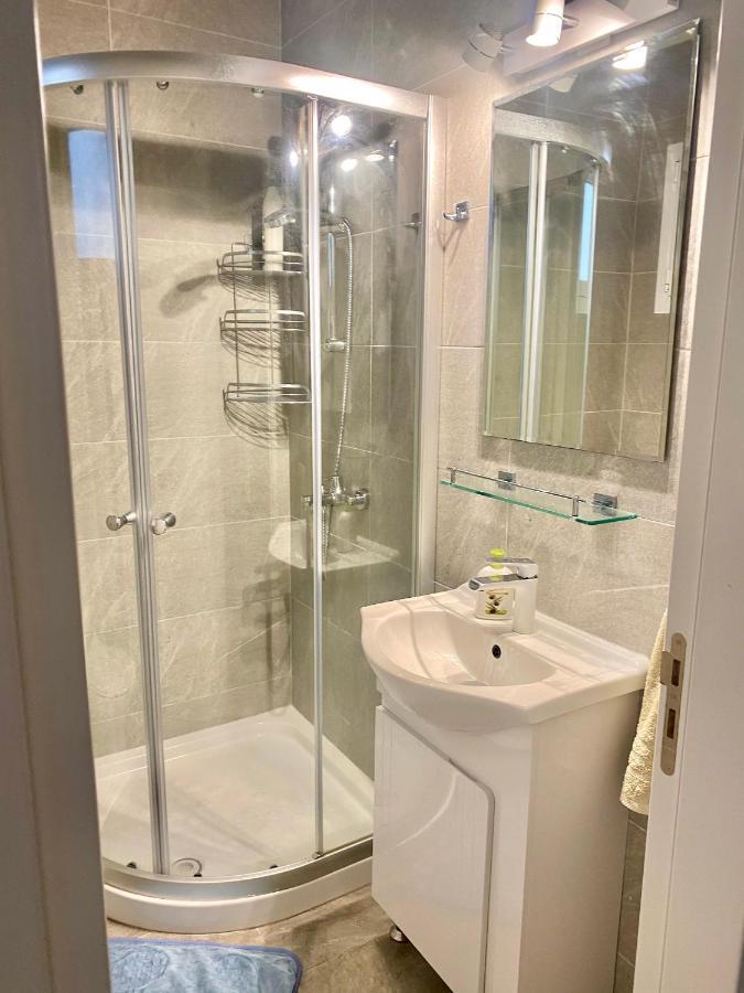Coral Bay Modern Renovated Apartment By The Sea Paphos Extérieur photo